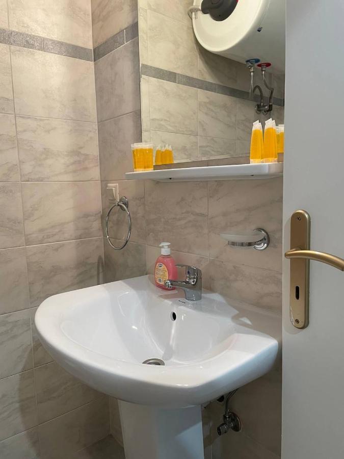 Gm Apartments Tolo Bagian luar foto